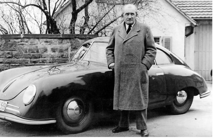 Ferdinand Porsche (Thought Leader) hat nicht nur den Porsche 365 maßgeblich entwickelt, sondern auch den Prototypen des detailverliebten Autoingenieurs und -managers kreiert.